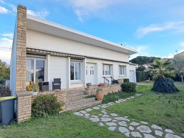 Maison de plain-pied à vendre 345 000 € 5 pièces 3 chambres 100 m² 674 m² de terrain Coopérative Agde 34300