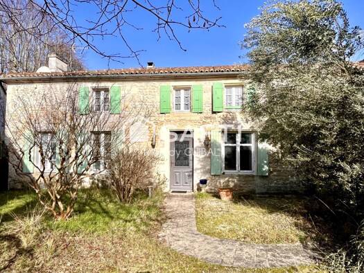 Maison à vendre 244 300 € 7 pièces 5 chambres 206 m² 1 461 m² de terrain Rétaud 17460