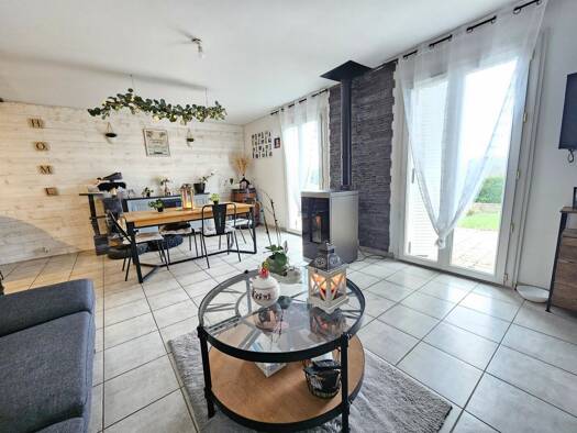 Maison de plain-pied à vendre 190 000 € 5 pièces 3 chambres 90 m² 780 m² de terrain Fontevraud-l'Abbaye 49590