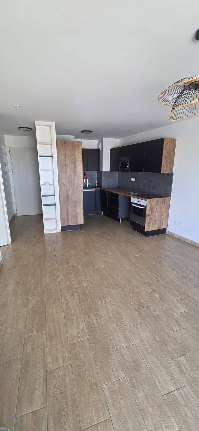Appartement 1 pièce 43 m² · à Vitrolles · 43 m² · 215 000 €