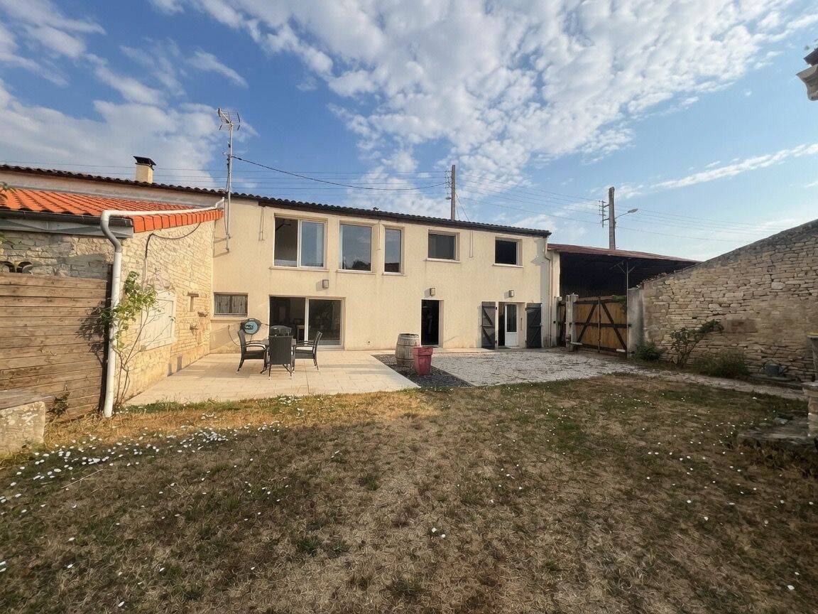 Maison 6 pièces 187 m² · à Aigrefeuille-d'Aunis · 187 m² · 388 240 €