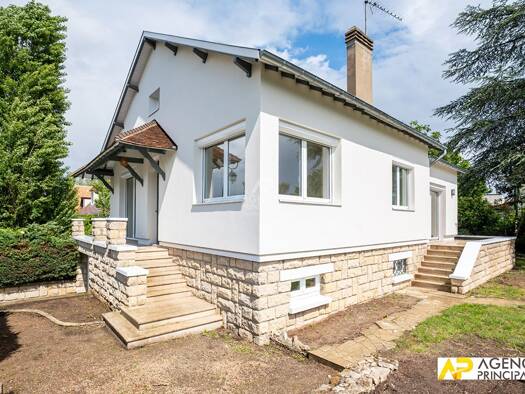 Maison à vendre - Première occupation 1 190 000 € 6 pièces 4 chambres 150 m² 630 m² de terrain Nord Ouest Le Mesnil-le-Roi 78600