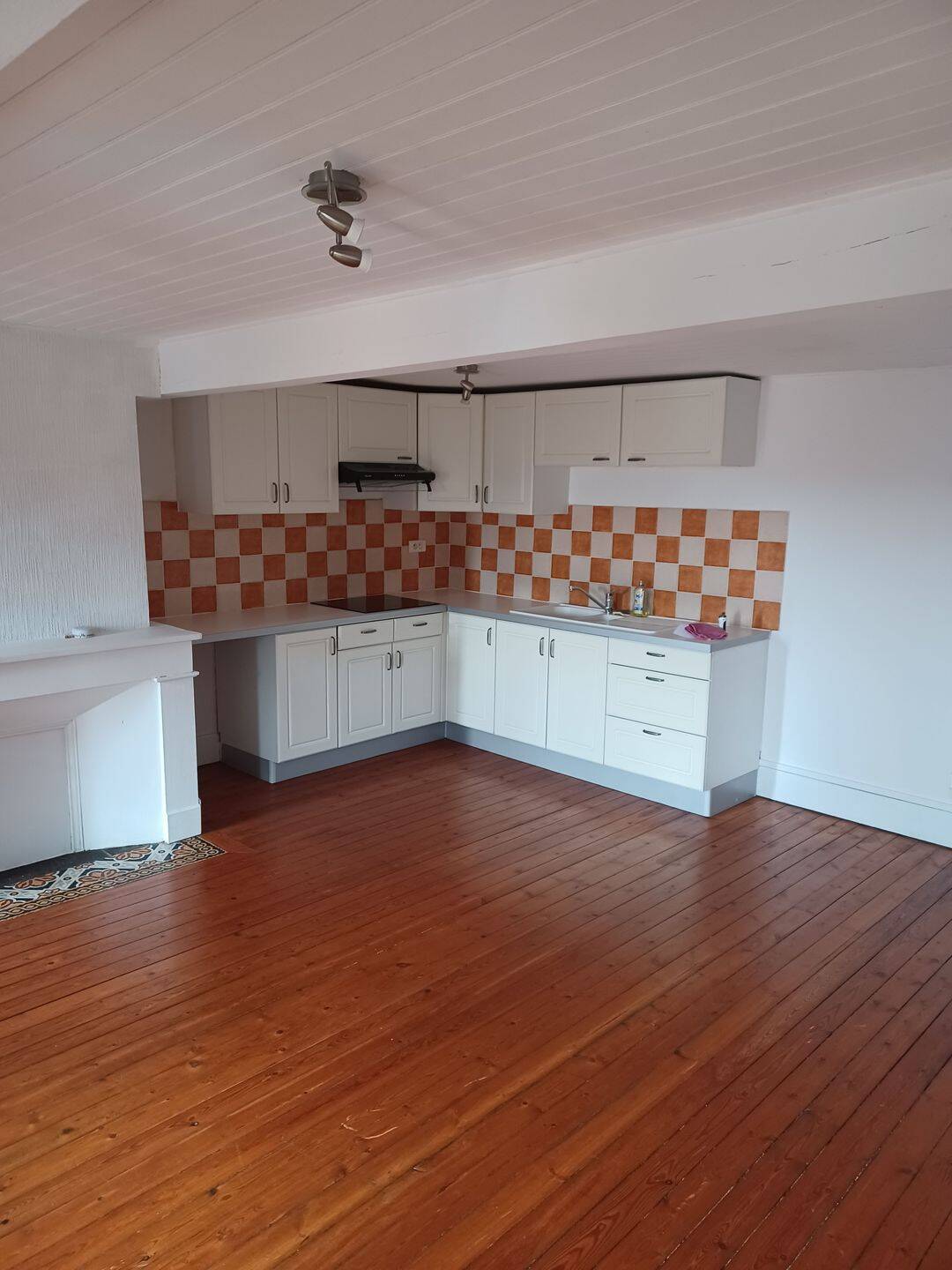 Appartement 1 pièce 42 m² · à Beaumont-de-Lomagne · 42 m² · 380 €/mois