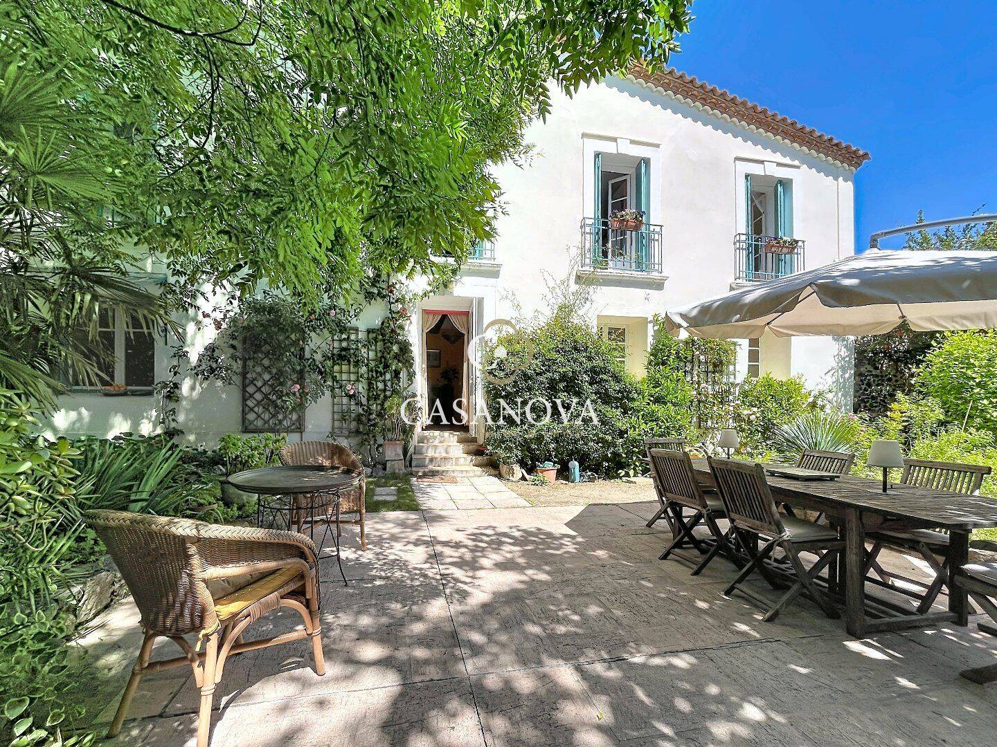 Maison 15 pièces 330 m² · à Pézenas · 330 m² · 690 000 €