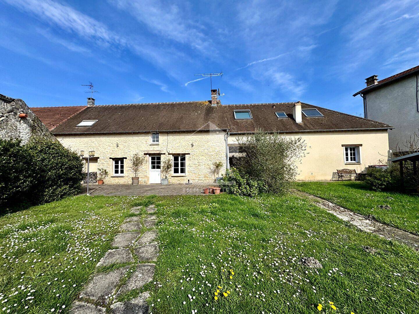 Maison 6 pièces 180 m² · à Ballancourt-sur-Essonne · 180 m² · 429 000 €