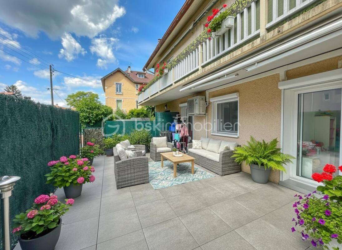 Appartement 3 pièces 72 m² · à Aix-les-Bains · 71,6 m² · 265 000 €