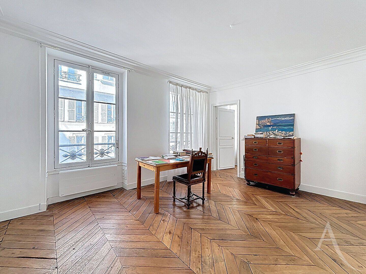 Appartement 4 pièces 80 m² · à Paris 7ème Arrondissement · 80 m² · 1 260 000 €