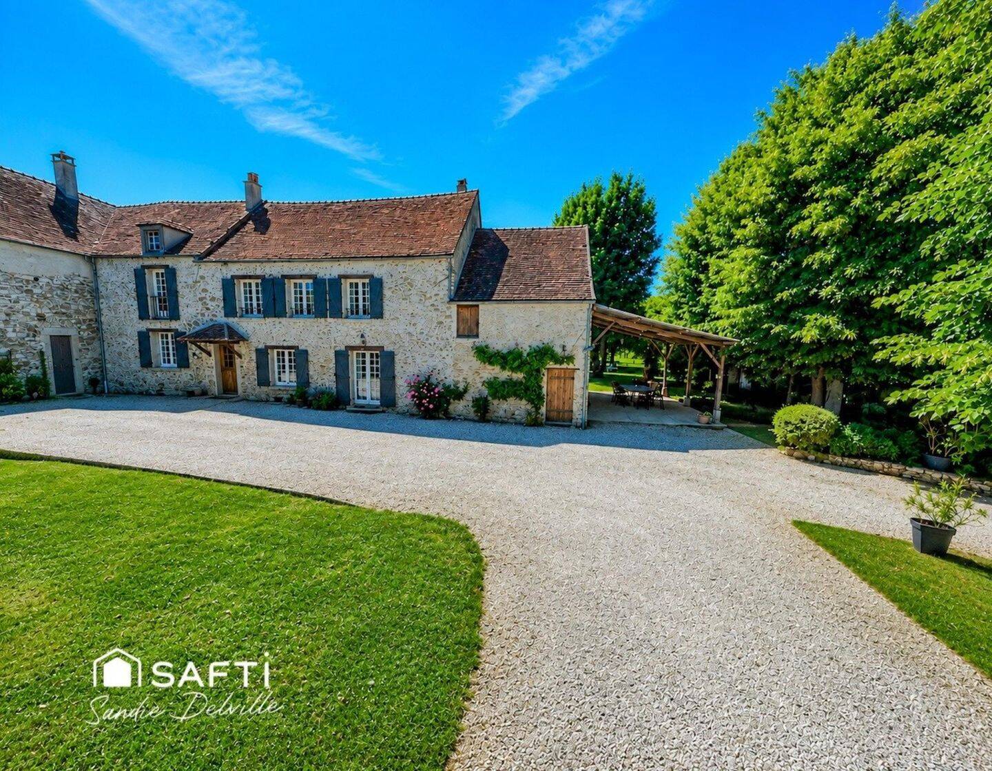 Maison 6 pièces 195 m² · à Coutevroult · 195 m² · 585 000 €