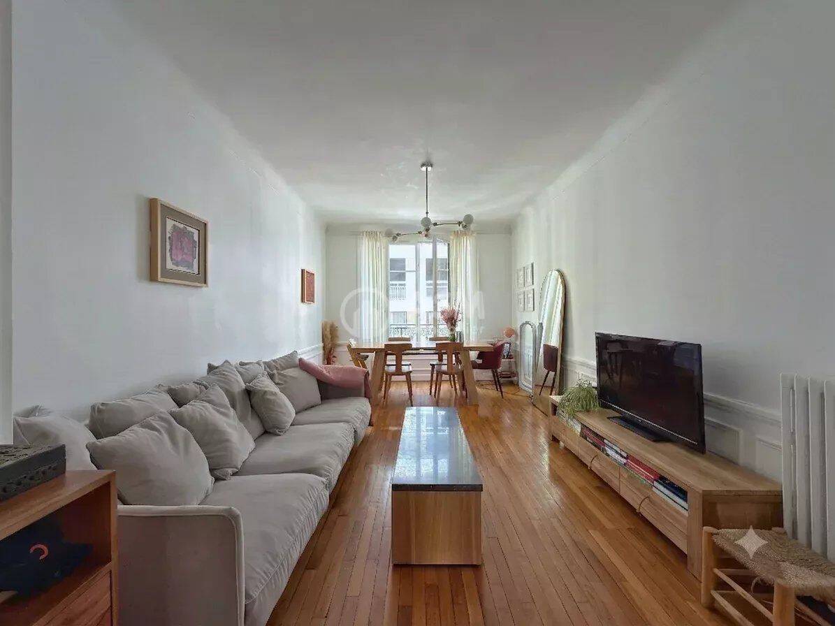 Appartement 3 pièces 76 m² · à Courbevoie · 75,6 m² · 2 400 €/mois