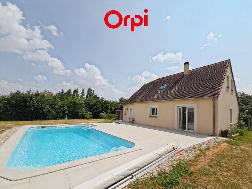 Maison 6 pièces 131 m² · à Saint-Germain-de-la-Coudre · 131 m² · 294 000 €