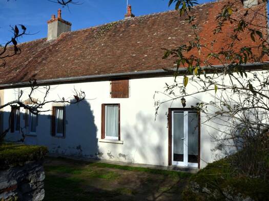 Maison de plain-pied à vendre 59 400 € 4 pièces 2 chambres 85,2 m² 871 m² de terrain Cressy-sur-Somme 71760