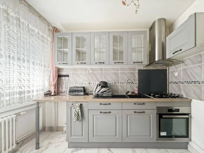 Appartement 4 pièces 77 m² · à Chenôve · 77 m² · 100 000 €