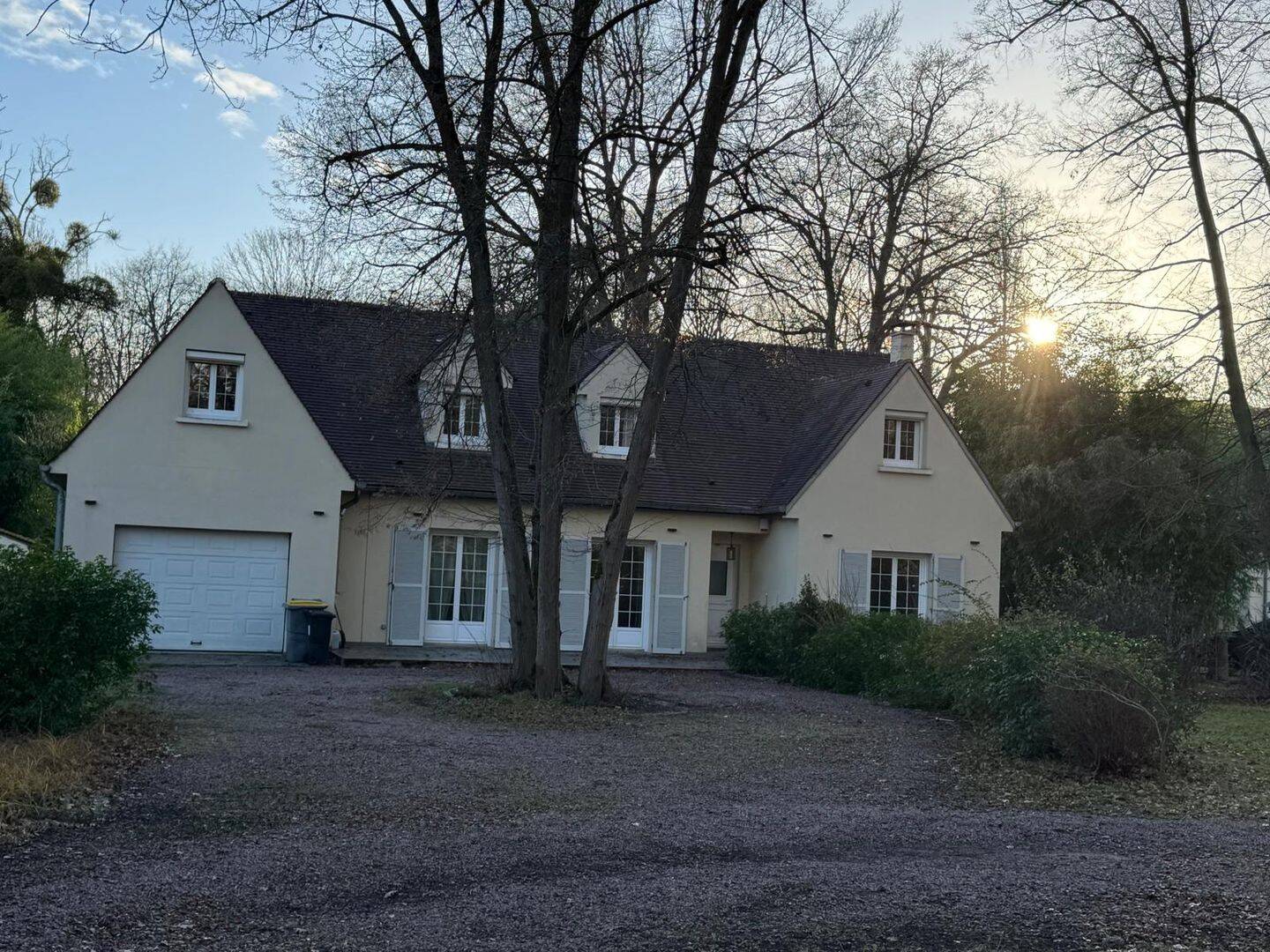 Maison 9 pièces 160 m² · à Lamorlaye · 159,9 m² · 2 690 €/mois