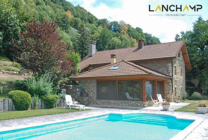 Maison 10 pièces 215 m² · à Serrières-en-Chautagne · 215 m² · 599 000 €