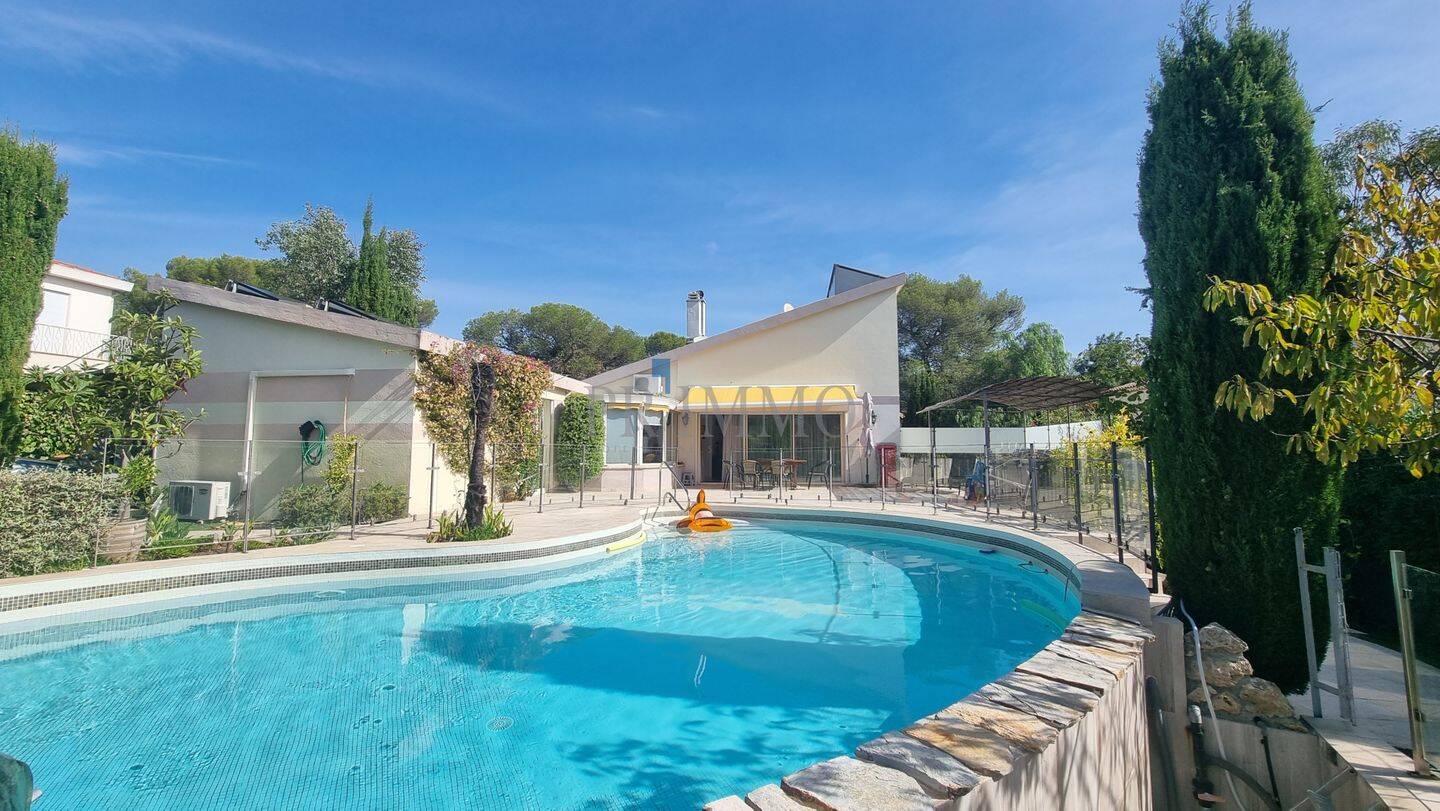 Maison 8 pièces 245 m² · à Saint-Raphaël · 245 m² · 987 000 €