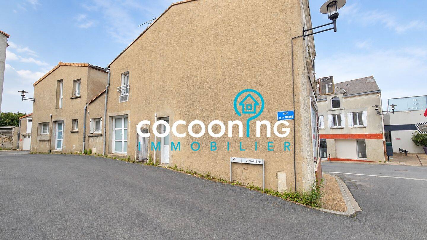 Maison 8 pièces 213 m² · à Orée d'Anjou · 212,8 m² · 270 000 €