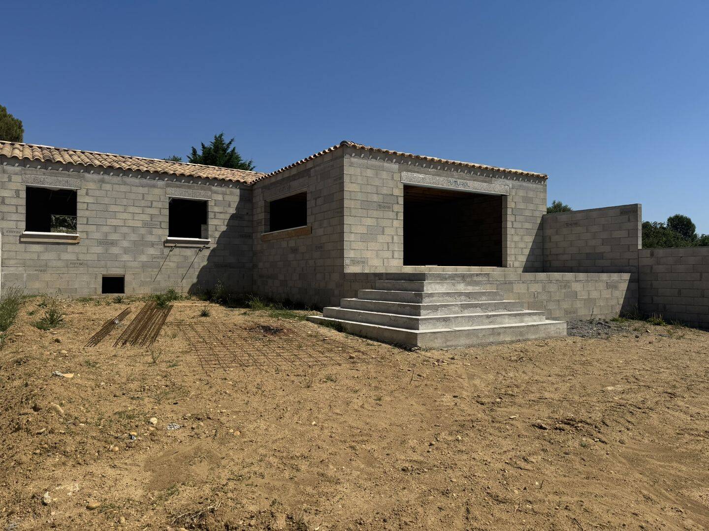 Maison 4 pièces 138 m² · à Saint-Geniès-de-Comolas · 138 m² · 420 000 €