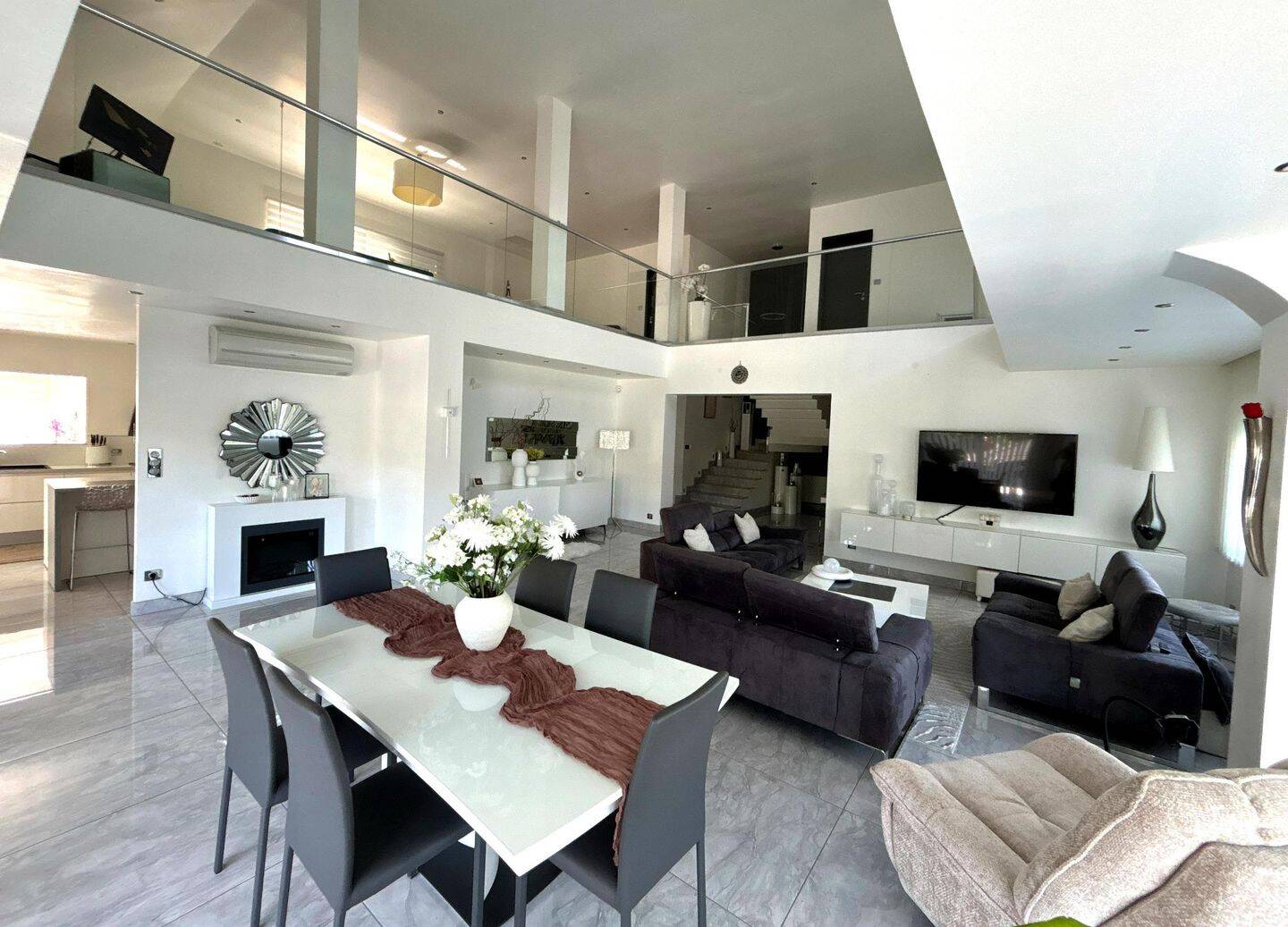 Maison 7 pièces 374 m² · à Voujeaucourt · 374 m² · 680 000 €