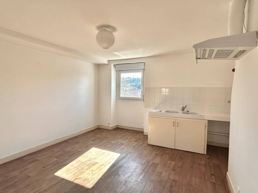 Appartement 3 pièces 69 m² · à Vergt · 68,9 m² · 472 €/mois