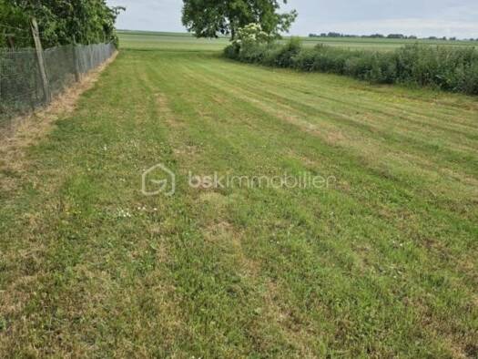 Terrain constructible à vendre 30 000 € 1 035 m² de terrain Esclainvillers 80250