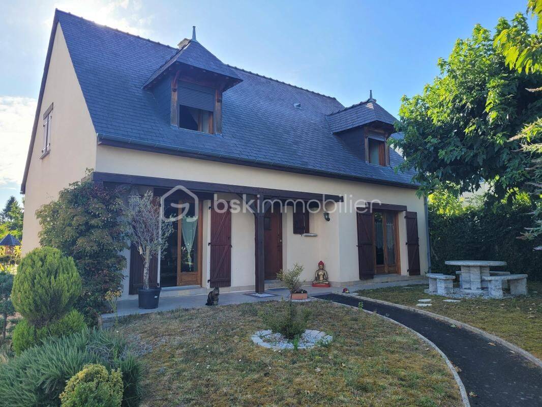 Maison 7 pièces 125 m² · à Beaumont-en-Véron · 125 m² · 249 600 €