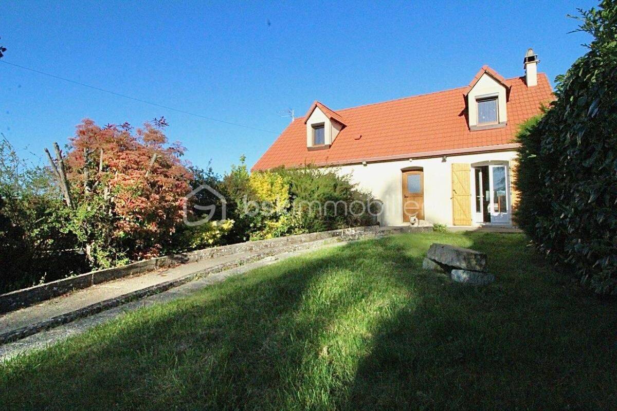 Maison 6 pièces 119 m² · à Étigny · 119 m² · 229 000 €