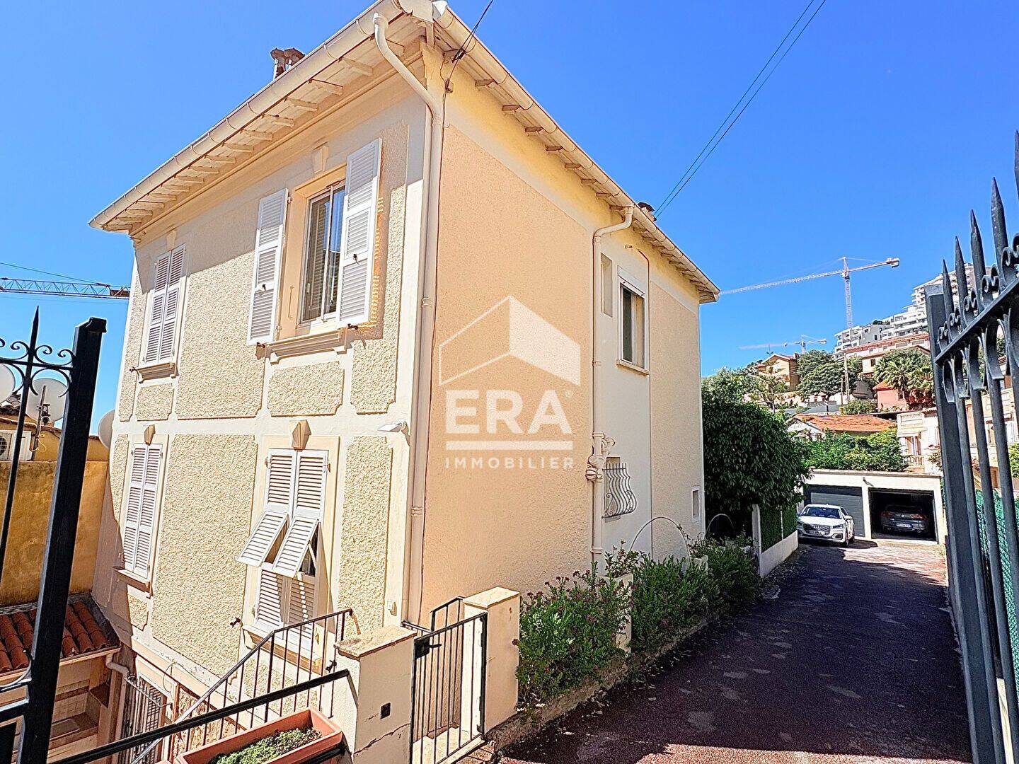 Maison 7 pièces 180 m² · à Beausoleil · 180 m² · 1 787 000 €
