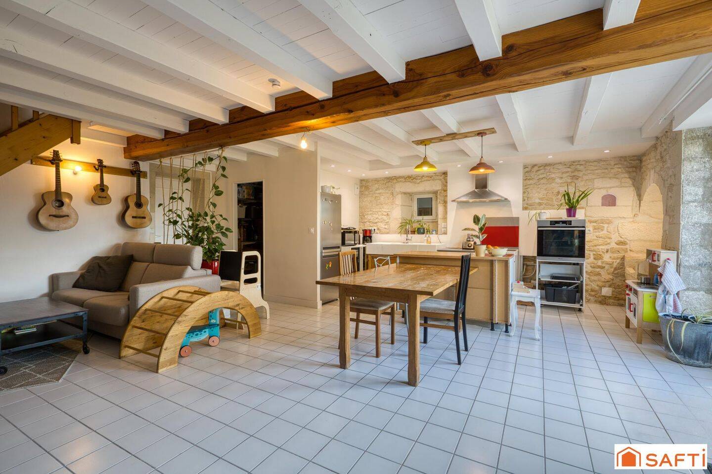 Maison 7 pièces 180 m² · à Saint-Porchaire · 180 m² · 239 000 €