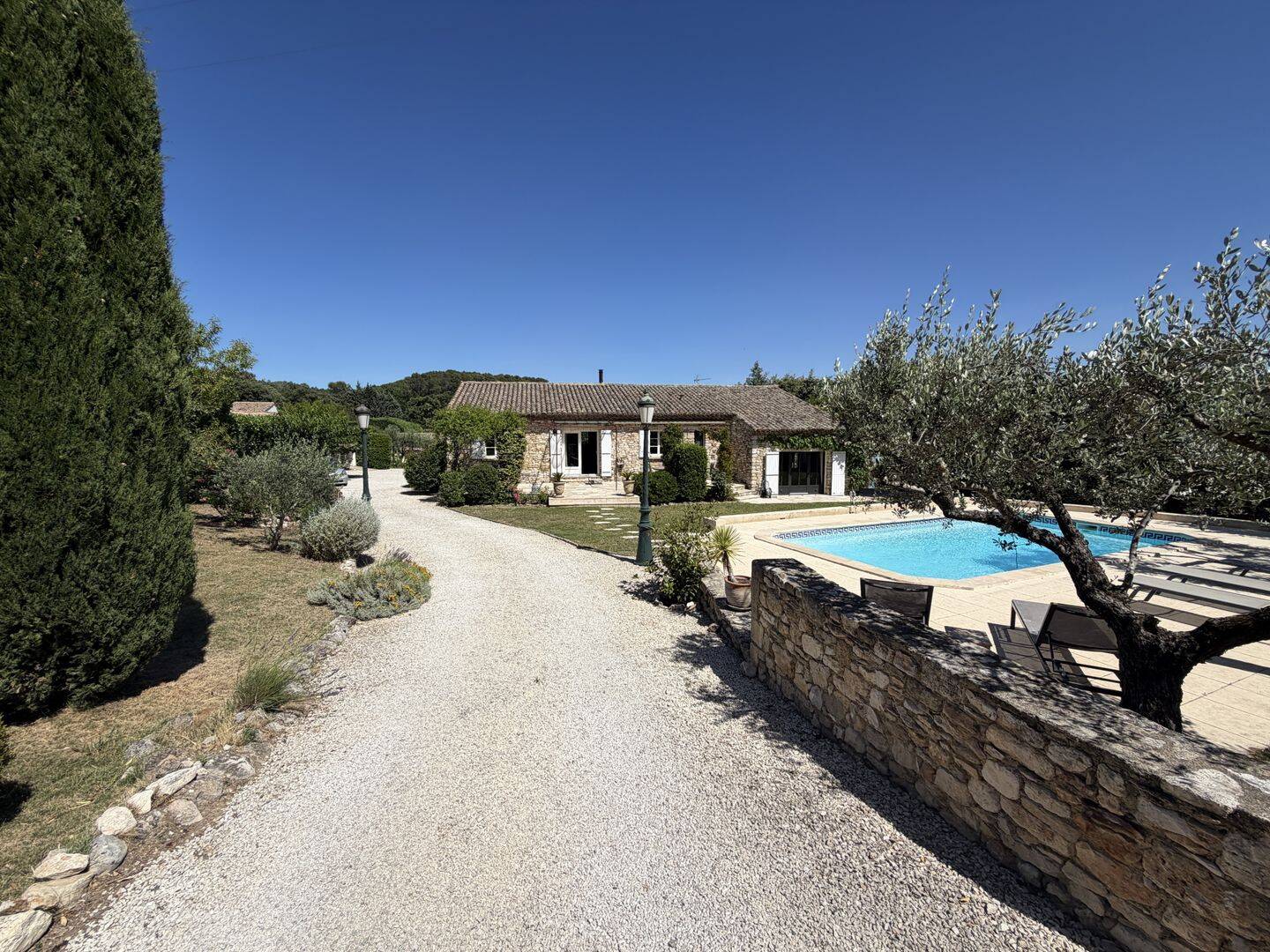 Maison 7 pièces 171 m² · à Saint-Quentin-la-Poterie · 171 m² · 760 000 €