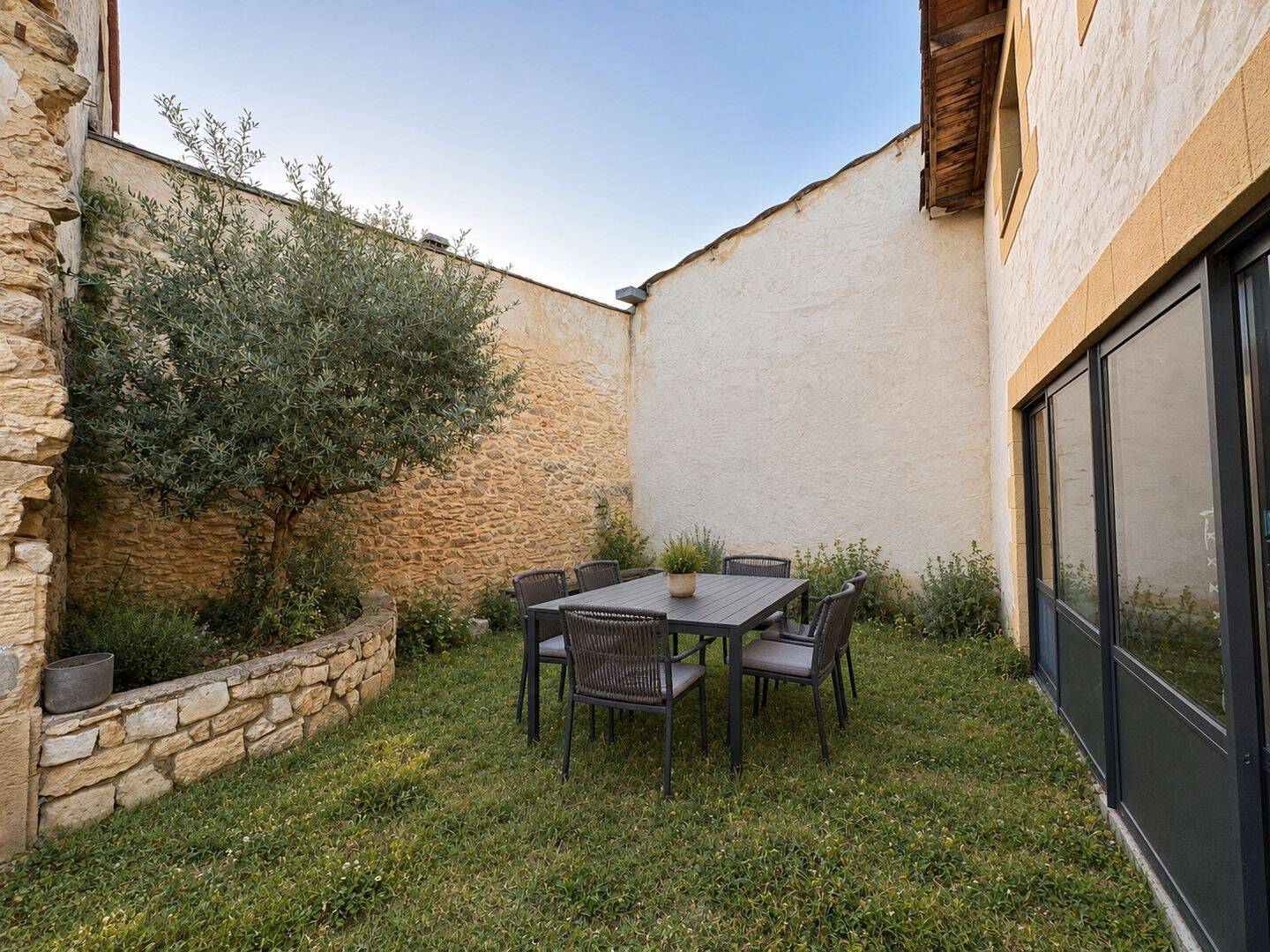 Maison 8 pièces 168 m² · à Cérons · 168 m² · 299 000 €
