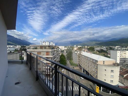 Appartement à louer 499 € 1 pièce 25 m² Étage 7/7 Abbaye Grenoble 38000