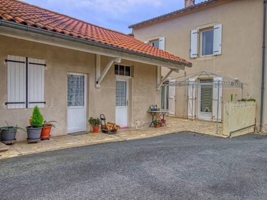 Maison à vendre 245 000 € 4 pièces 3 chambres 118 m² 1 215 m² de terrain Centre Ville Saint-Juéry 81160