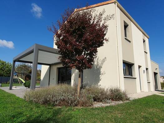 Maison à vendre 245 000 € 5 pièces 3 chambres 132,1 m² 1 036 m² de terrain Petosse 85570