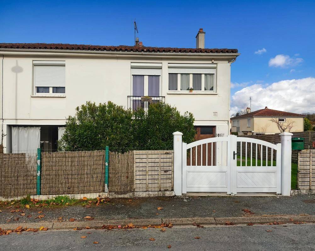 Maison 5 pièces 107 m² · à Saint-Léon-sur-l'Isle · 107 m² · 129 600 €