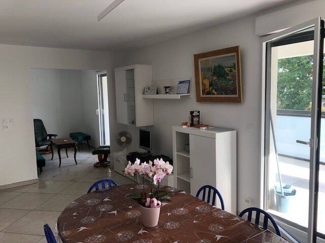 Appartement 3 pièces 80 m² · à Charbonnières-les-Bains · 80 m² · 1 560 €/mois