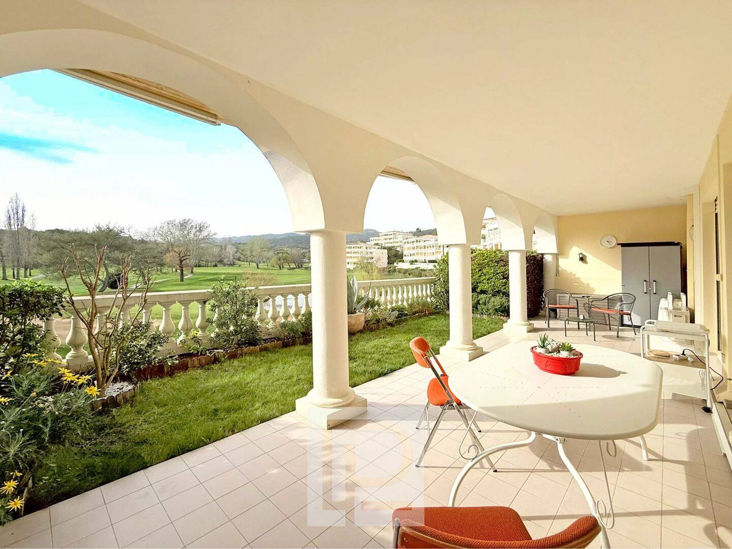 Appartement 2 pièces 45 m² · à Mandelieu-la-Napoule · 45 m² · 350 000 €