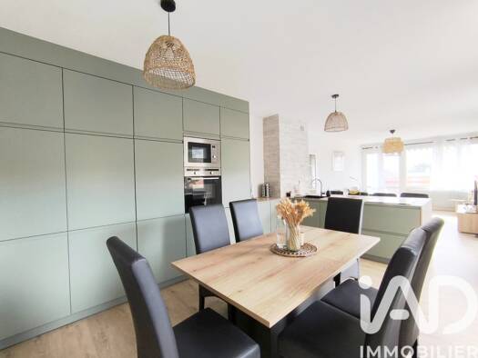 Appartement à vendre 185 000 € 4 pièces 2 chambres 83 m² Étage 5/6 Vals-près-le-Puy 43750