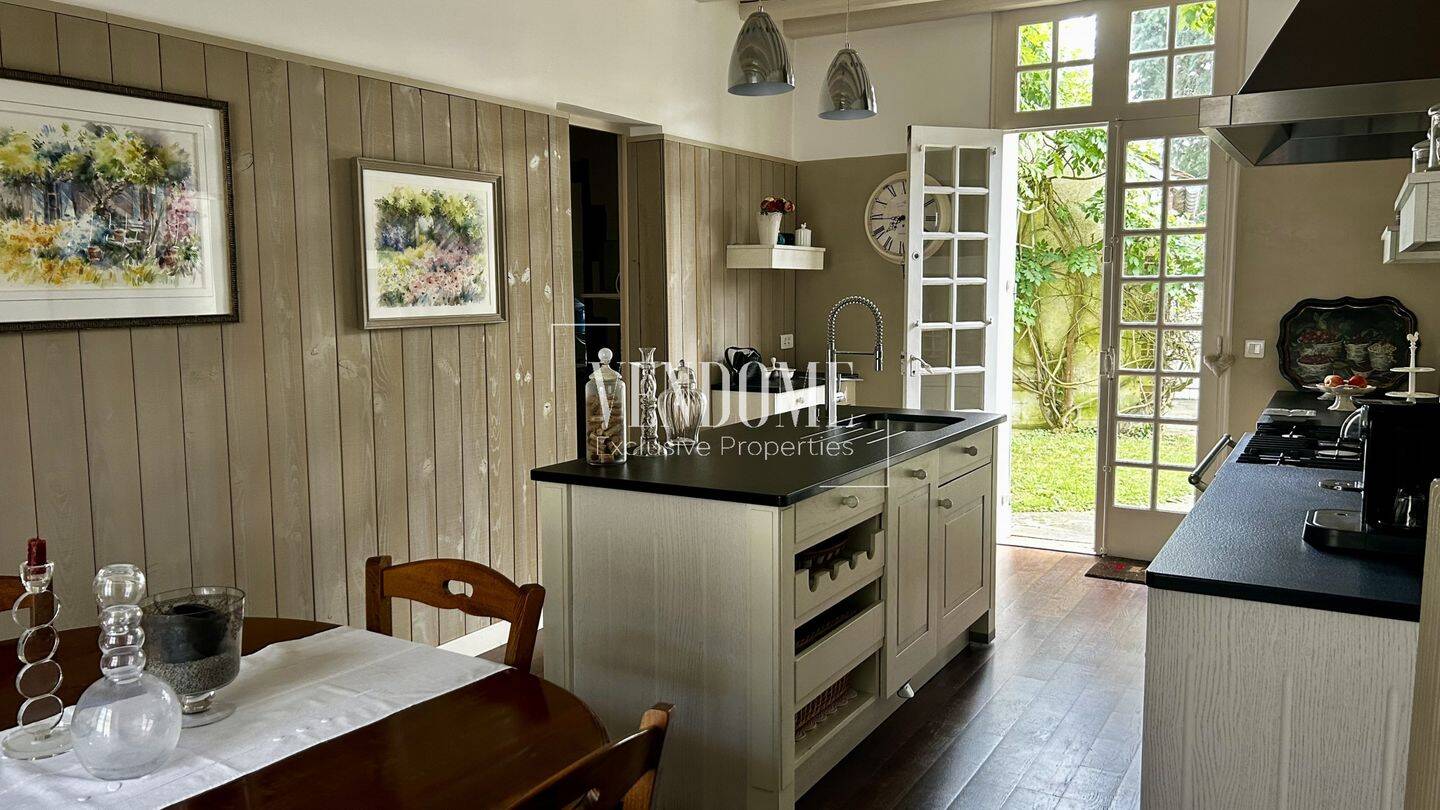 Maison 7 pièces 211 m² · à Coulombs · 211 m² · 562 000 €