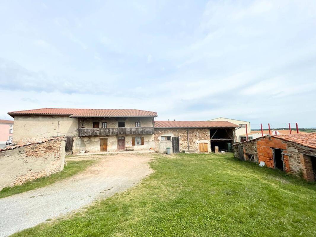 Maison 4 pièces 133 m² · à Vézelin-sur-Loire · 133 m² · 120 000 €