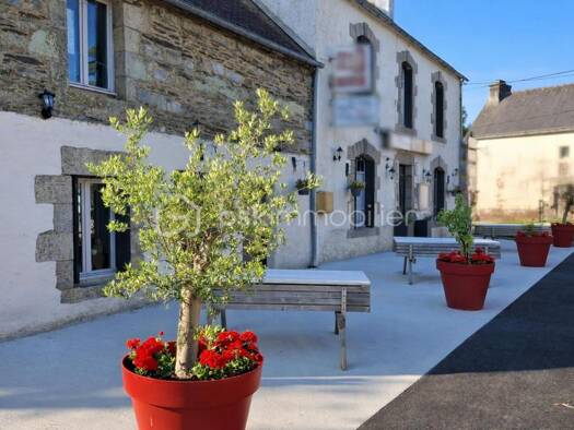 Boutique à vendre Fonds de commerce 438 700 € 2 pièces Saint-Aignan 56480