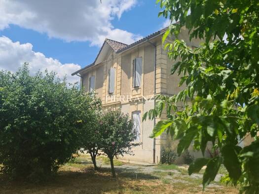 Maison à vendre 244 000 € 8 pièces 4 chambres 195 m² 1 592 m² de terrain Petit-Palais-et-Cornemps 33570