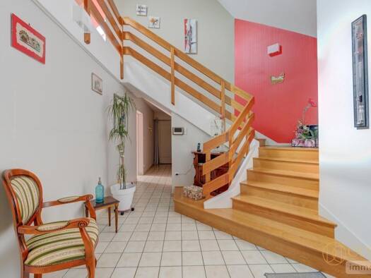 Maison à vendre 489 000 € 6 pièces 4 chambres 185 m² 1 299 m² de terrain Luynes 37230