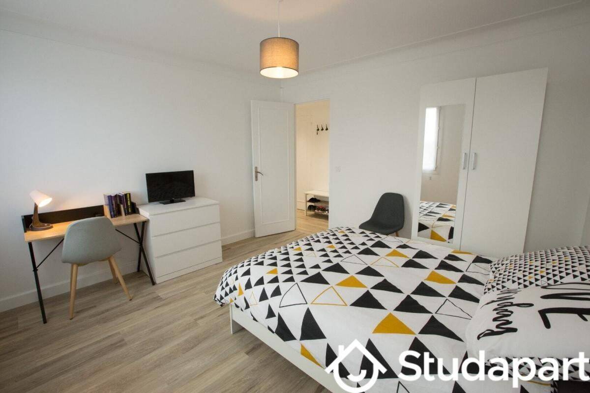 1 pièce 14 m² · à Melun · 14 m² · 590 €