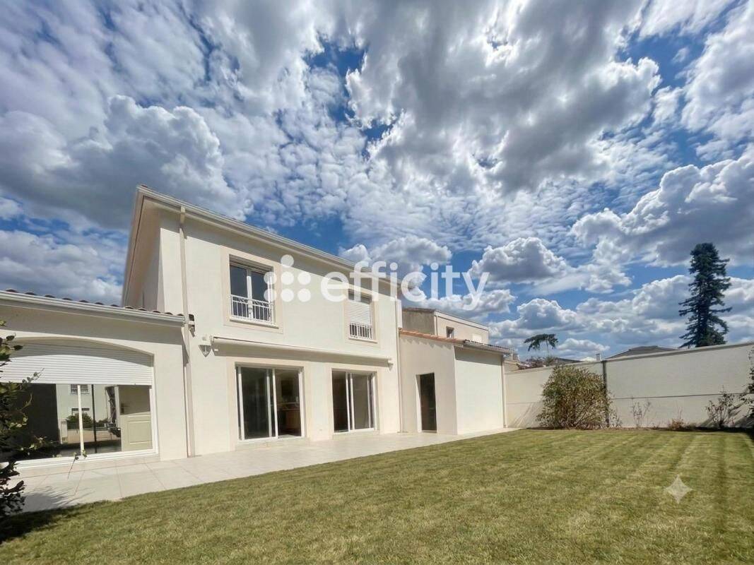 Maison 6 pièces 155 m² · à Mérignac · 155 m² · 695 000 €