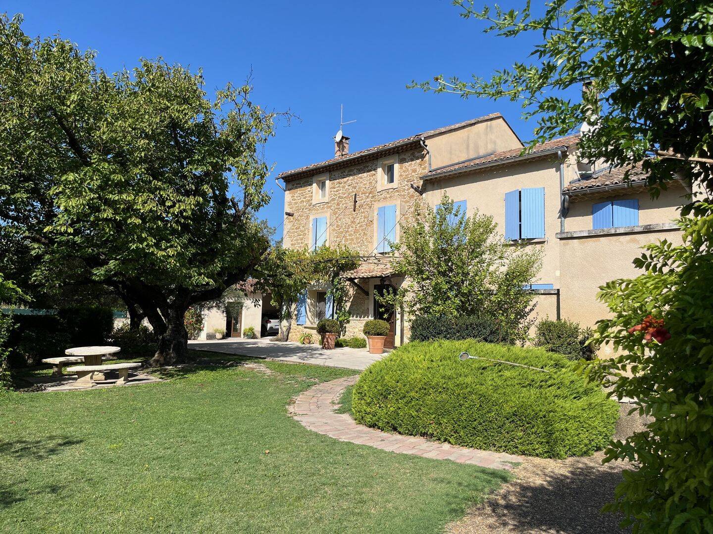 Maison 19 pièces 540 m² · à Althen-des-Paluds · 540 m² · 1 200 000 €