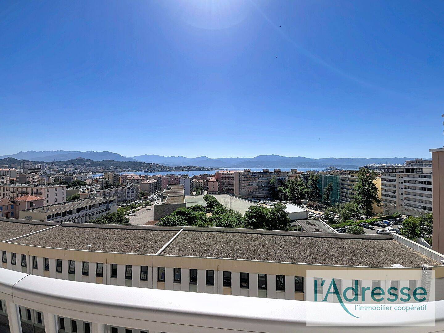 Appartement 3 pièces 84 m² · à Ajaccio · 84 m² · 906 €