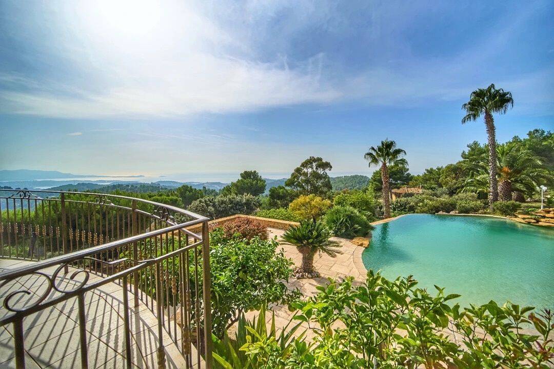 Maison 11 pièces 350 m² · à La Cadière-d'Azur · 350 m² · 4 700 000 €