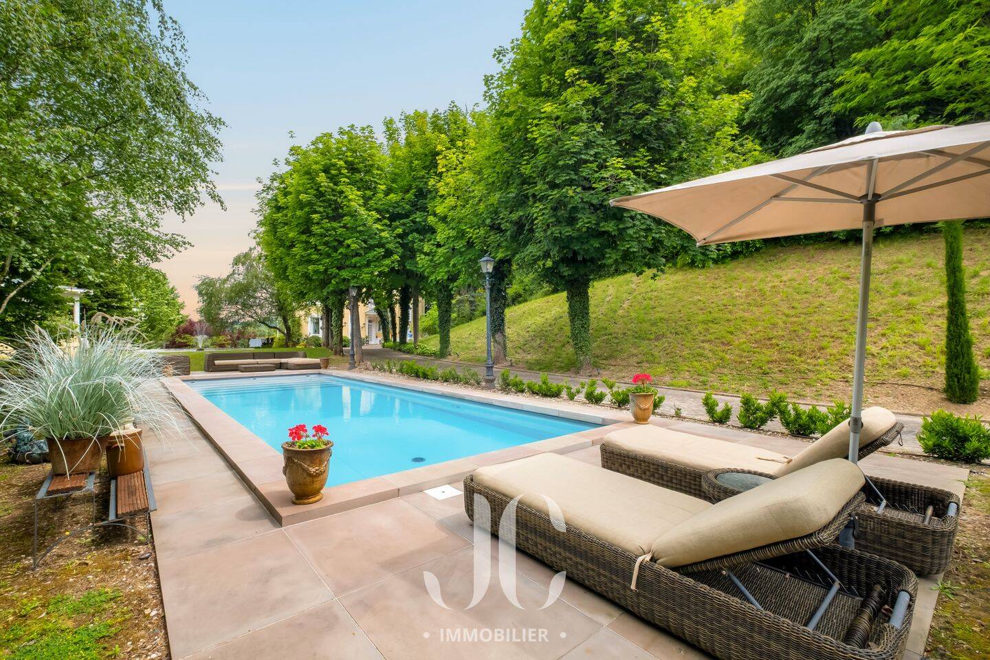 Maison 10 pièces 264 m² · à Caluire-Et-Cuire · 264 m² · 2 290 000 €