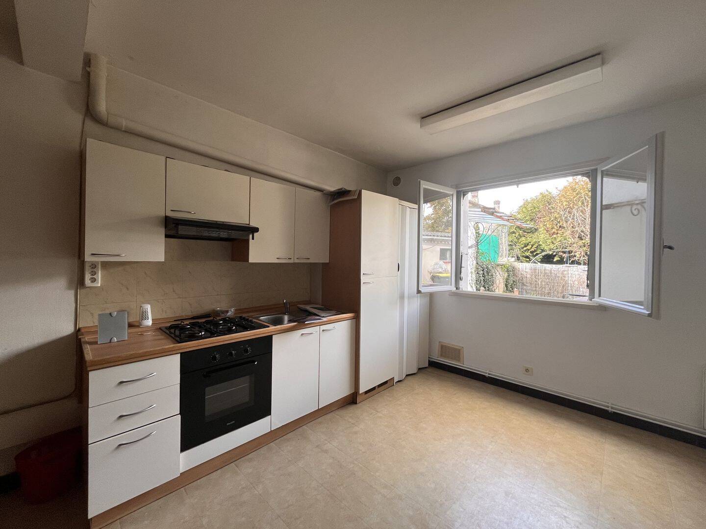 Appartement 1 pièce 33 m² · à La Couronne · 32,7 m² · 363 €