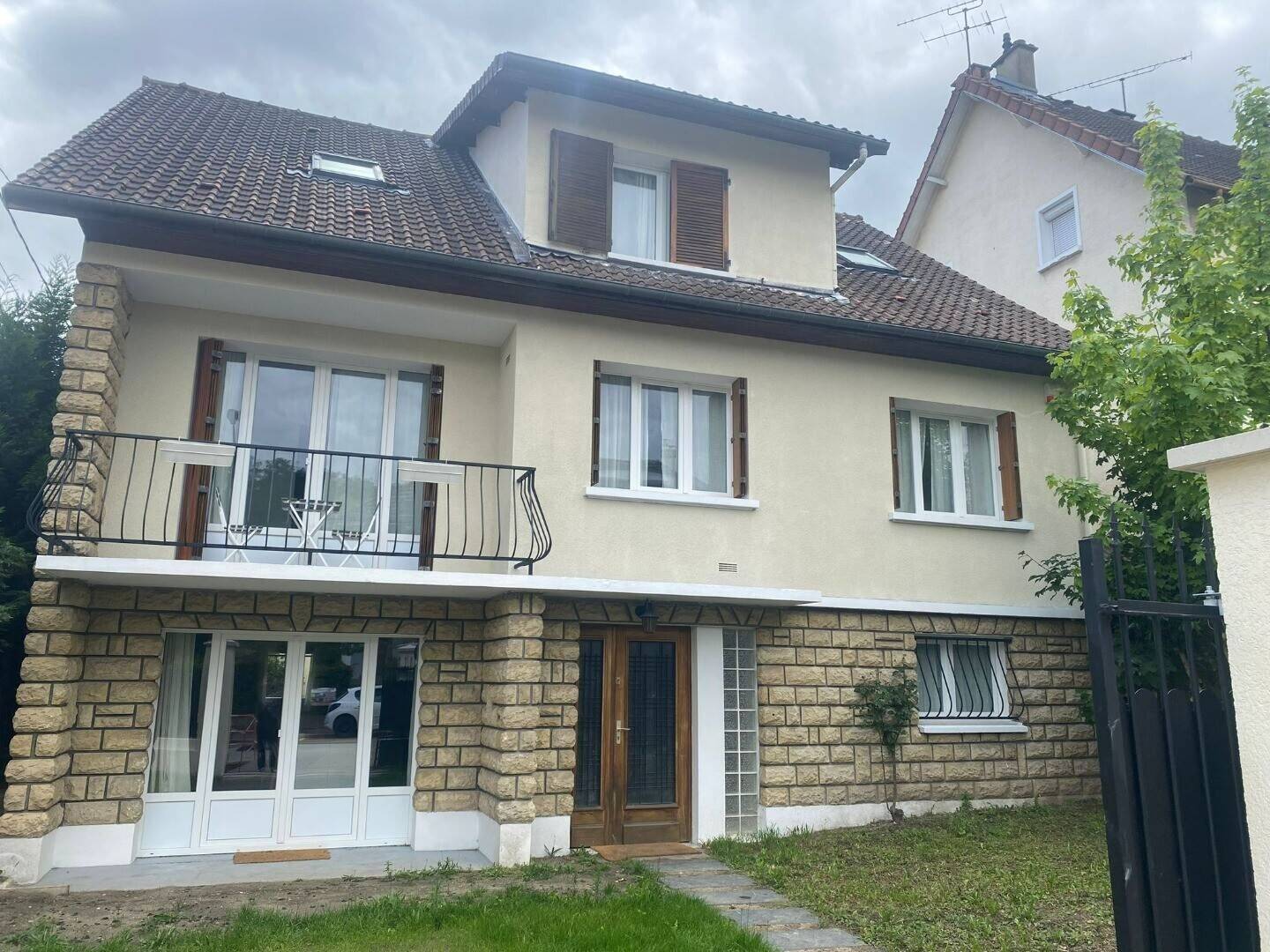 Appartement 1 pièce 10 m² · à Saint-Cyr-l'École · 10 m² · 650 €
